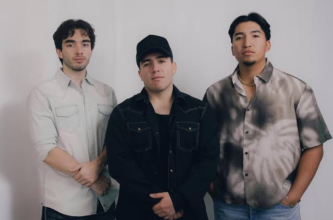 Eslabón Armado trae las vibras de noche a la CDMX por primera vez.