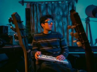 Davie Dann transforma el amor no correspondido con “Asesina”